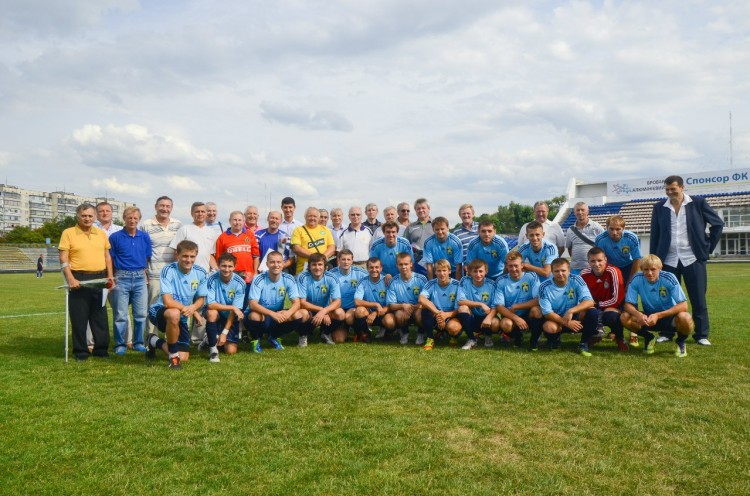 Добру традицію започаткував один з лідерів першої обласної ліги, очолюваний Миколою Логвином.